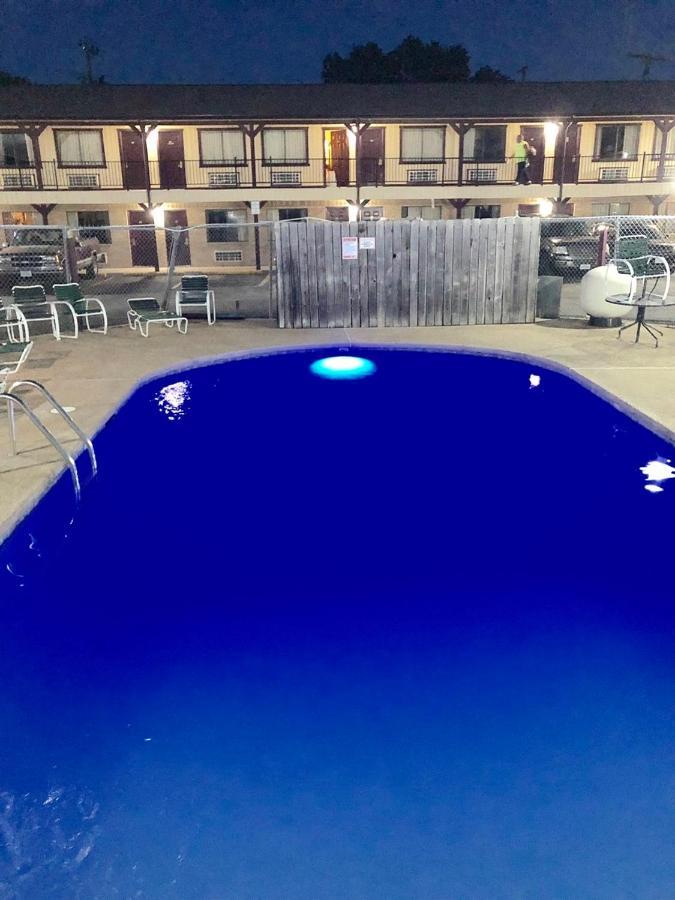 The Inn At Mexia Екстер'єр фото